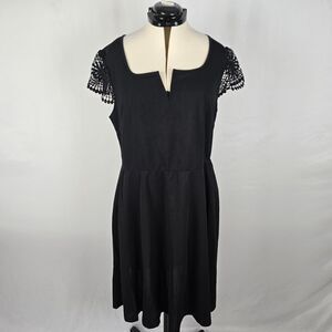 Bloomchic Dress Women's 2X Black Short Lace Cap Sleeves Notched V-Neck NWT